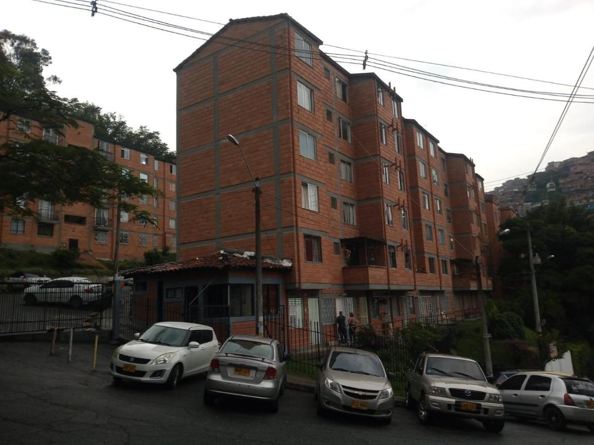 Apartamento 201 Amplio Y Comodo Medellin 90 Mts Kültér fotó