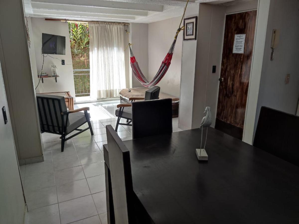 Apartamento 201 Amplio Y Comodo Medellin 90 Mts Kültér fotó